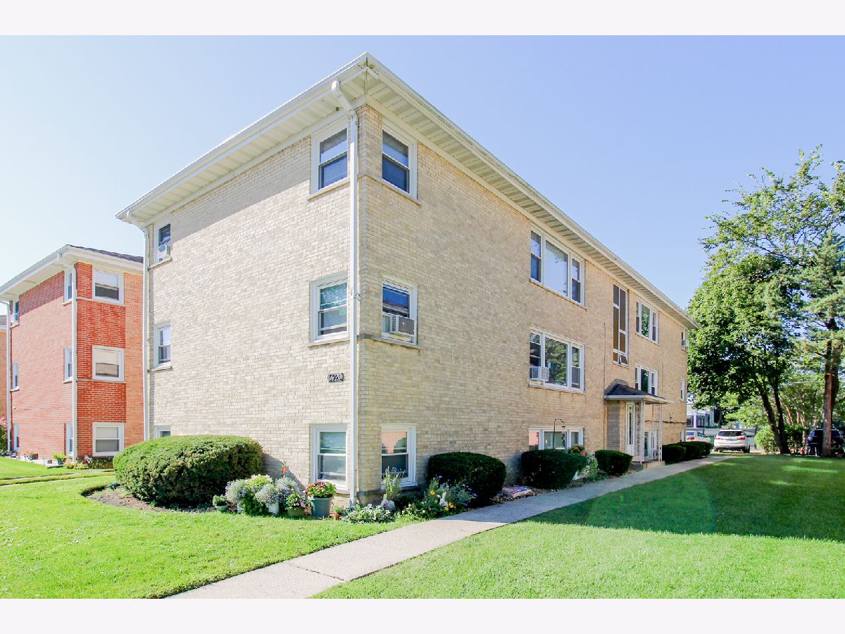 Rented Niles Illinois, 6920 Rosemary