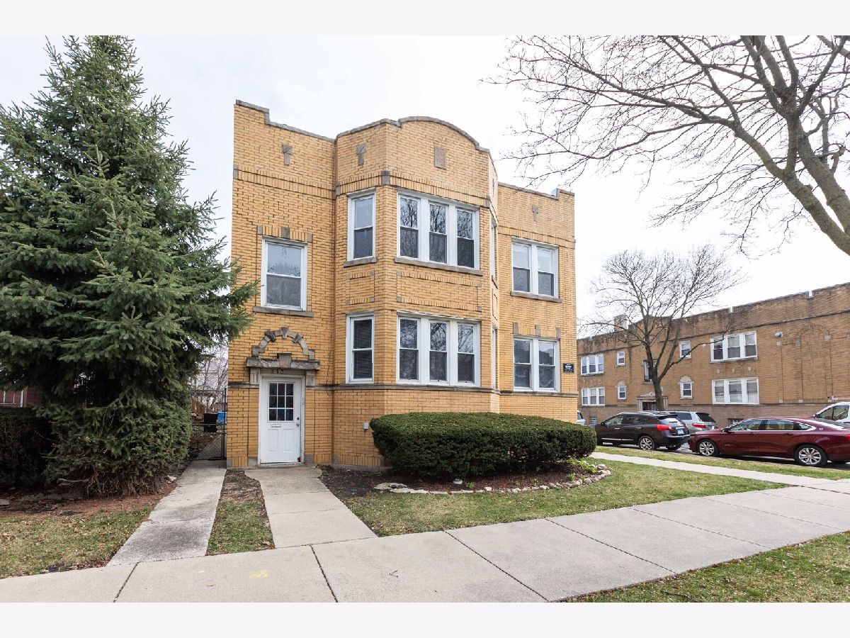 Rented Chicago Illinois, 2301 Lowell