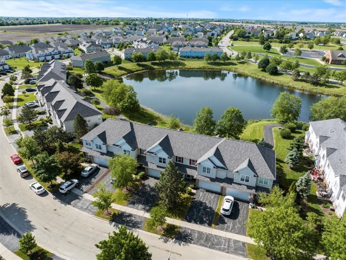 Homes & Townhomes & Condos For Sale Greywall Club Joliet Illinois, 2147 Pembridge Lane