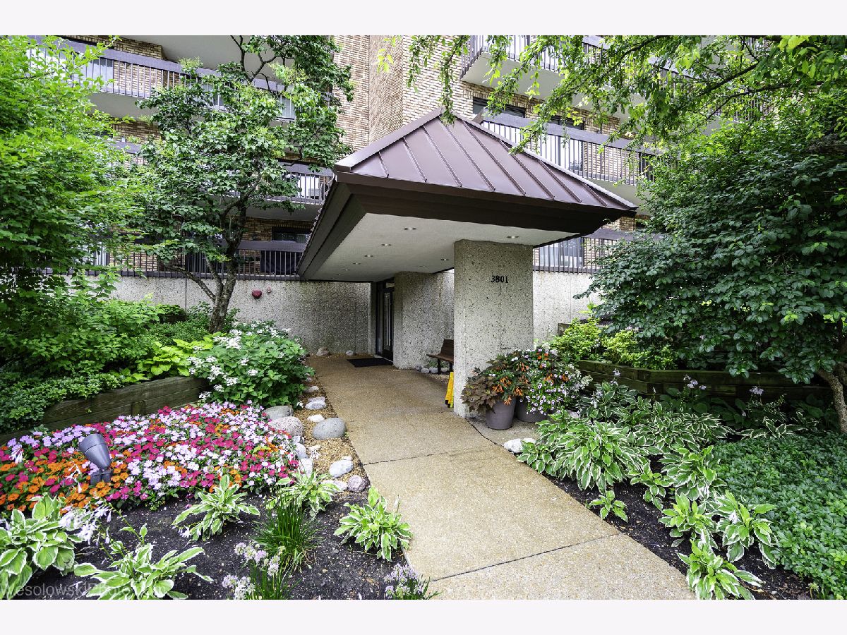Condos & Townhomes & Homes For Sale Mission Hills Northbrook Illinois, 3801 Mission Hills Road