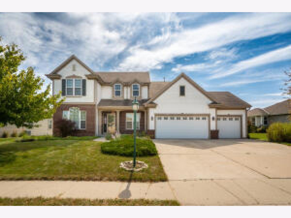  For Sale Waterford Wisconsin, 636 Cherrywood Drive