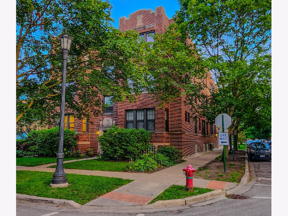  Rented Evanston Illinois, 832 Seward