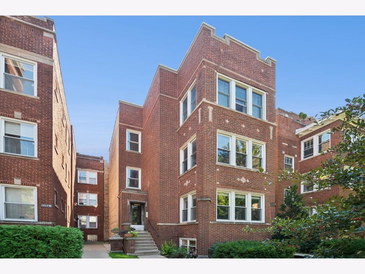  For Sale Chicago Illinois, 1621 Rascher Avenue