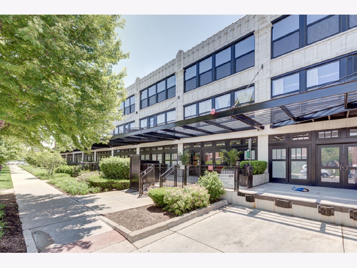 Condominiums For Rent University Commons Chicago Illinois, 1033 14th