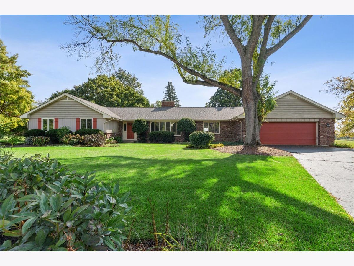  For Sale Lake Barrington Illinois, 14 Golfview Lane