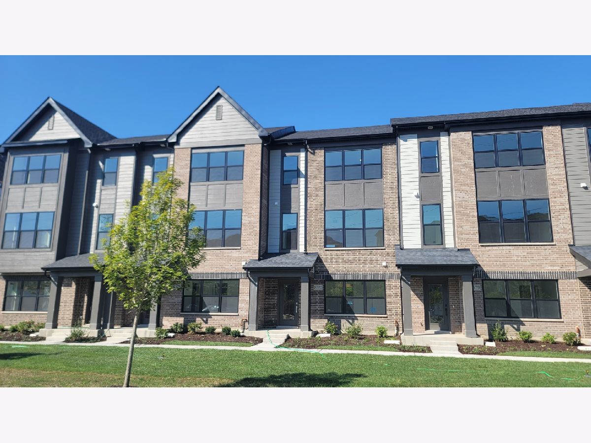 For Rent Morton Grove Illinois, 8377 Mulberry