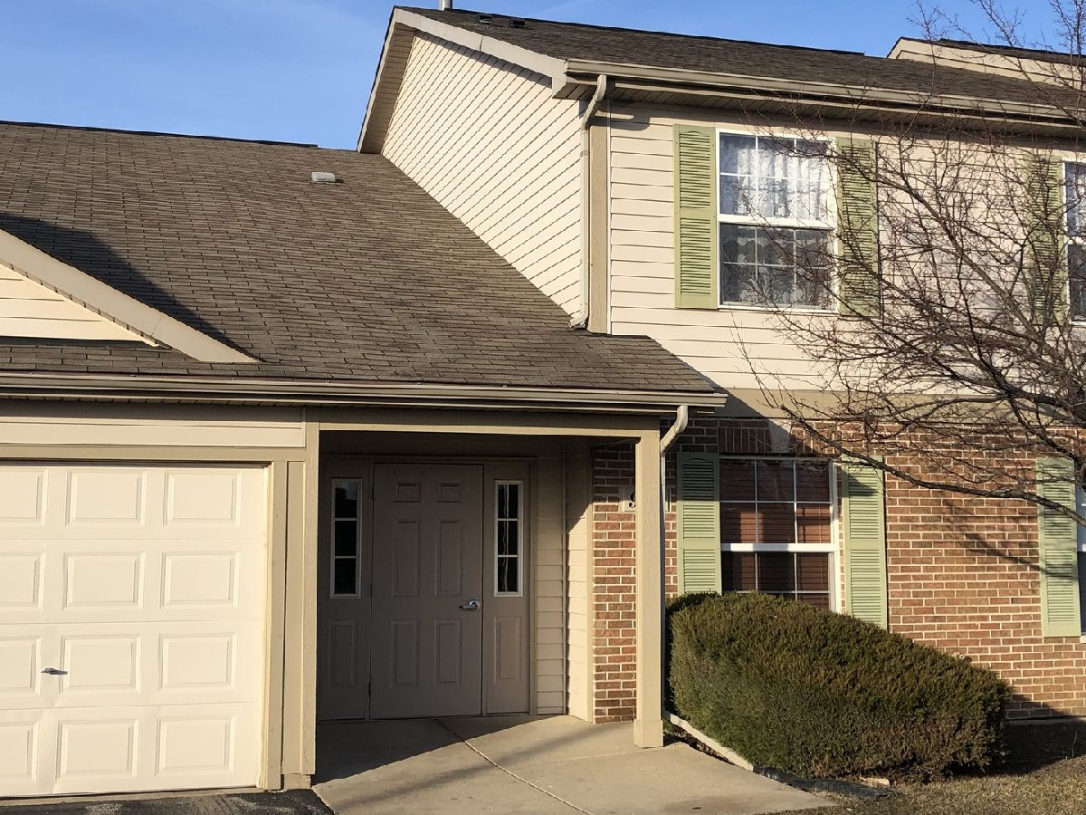 Condos & Townhomes For Rent Fairfield Village Round Lake Beach Illinois, 928 Village
