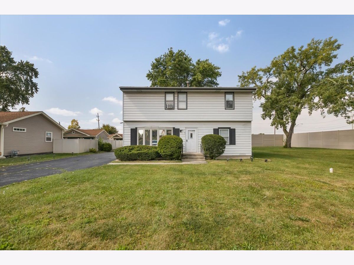 Homes & Condos & Townhomes For Sale Bridgeview Manor Bridgeview Illinois, 7506 Ferdinand Avenue