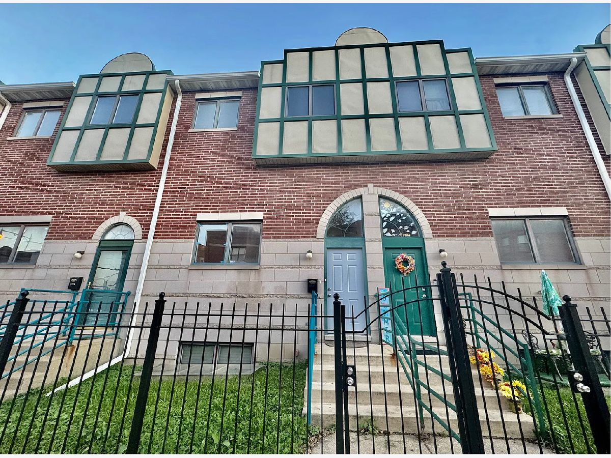 Rented Chicago Illinois, 2037 35th St