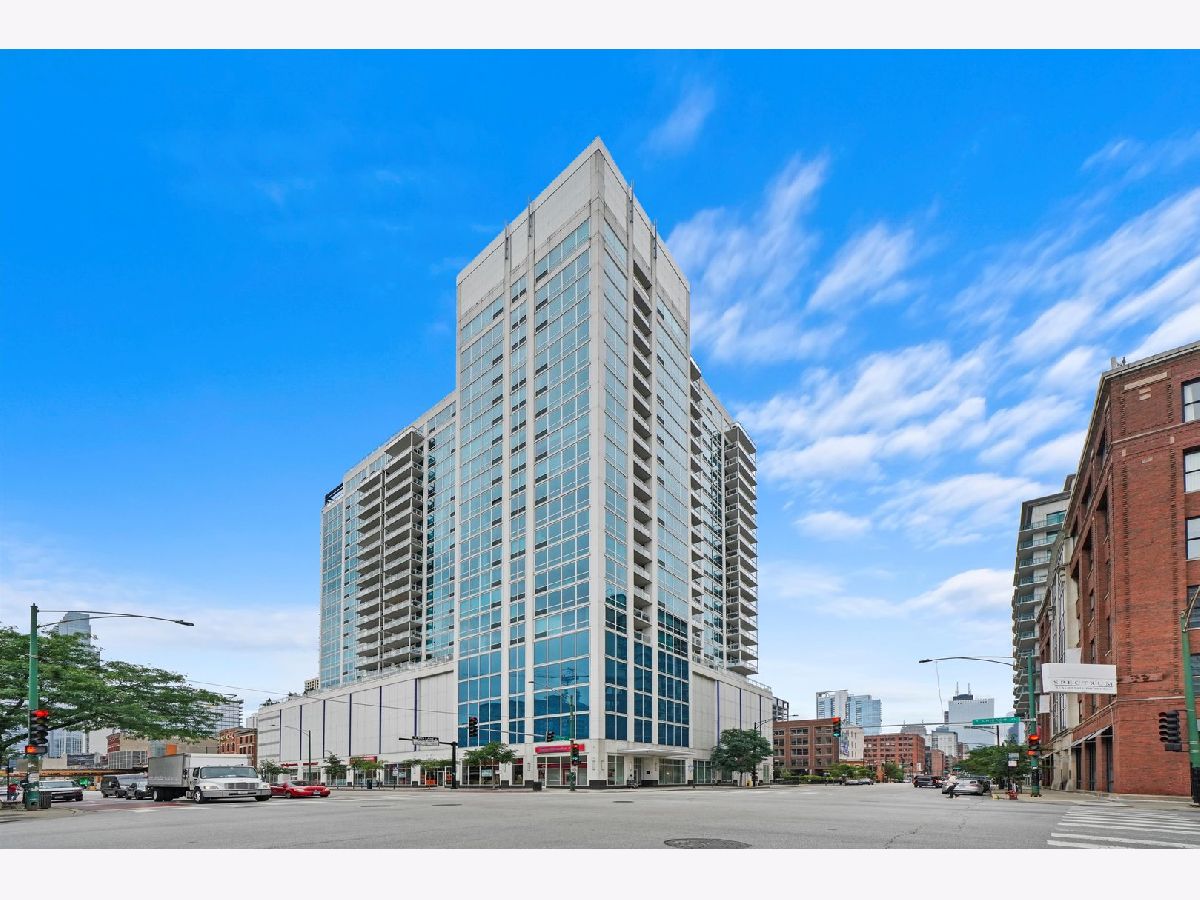 Rented Chicago Illinois, 757 Orleans