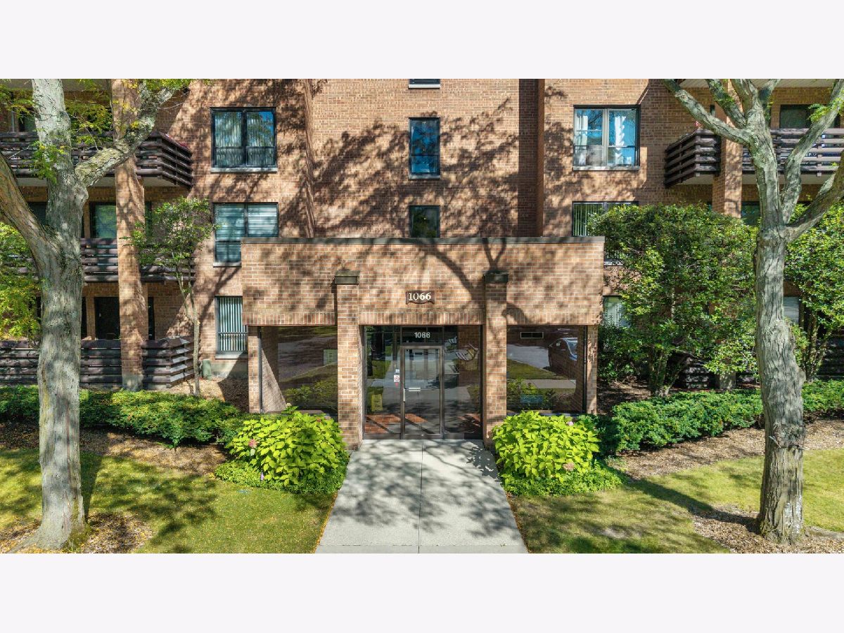 Condominiums For Sale Shermer Square Northbrook Illinois, 1066 Shermer Road