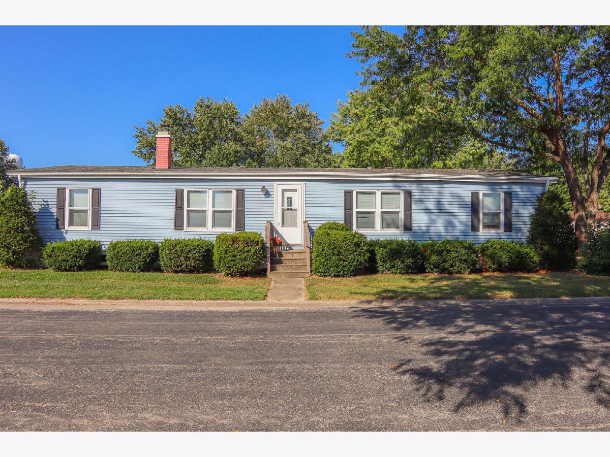  For Sale Sandwich Illinois, 63 Birch