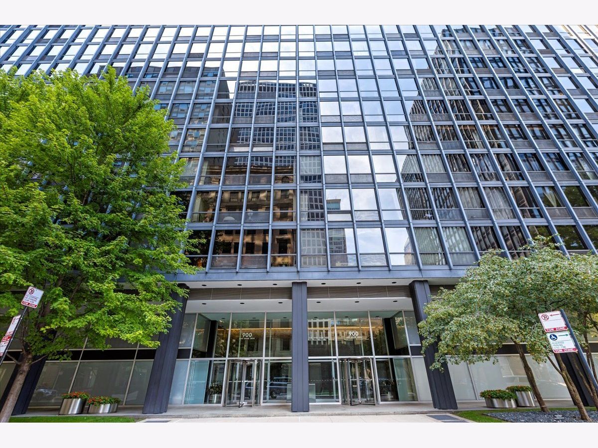 Condominiums For Sale Mies Van Der Rohe Chicago Illinois, 900 Lake Shore Drive