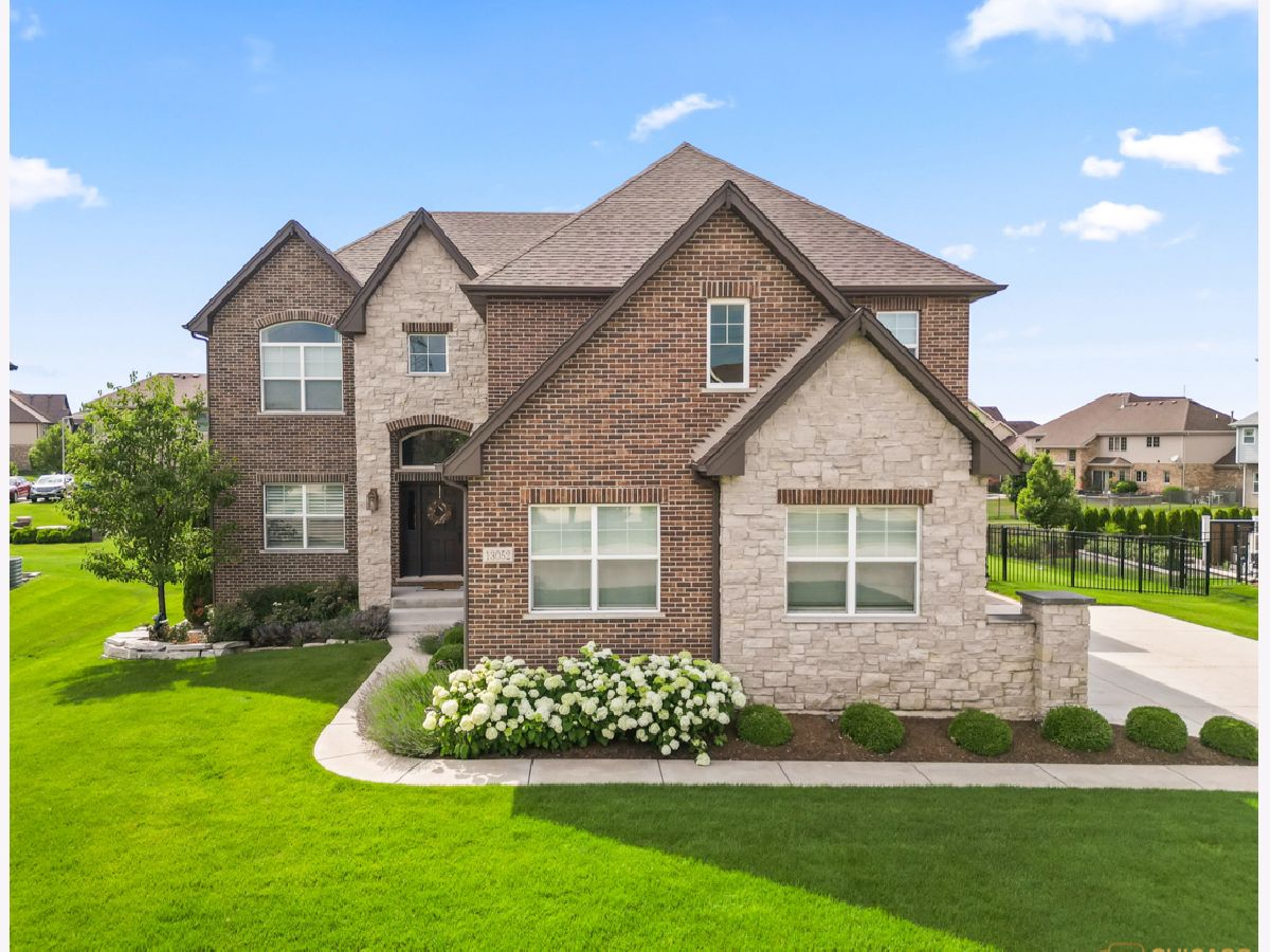  For Sale Lemont Illinois, 13052 Dunmoor Drive