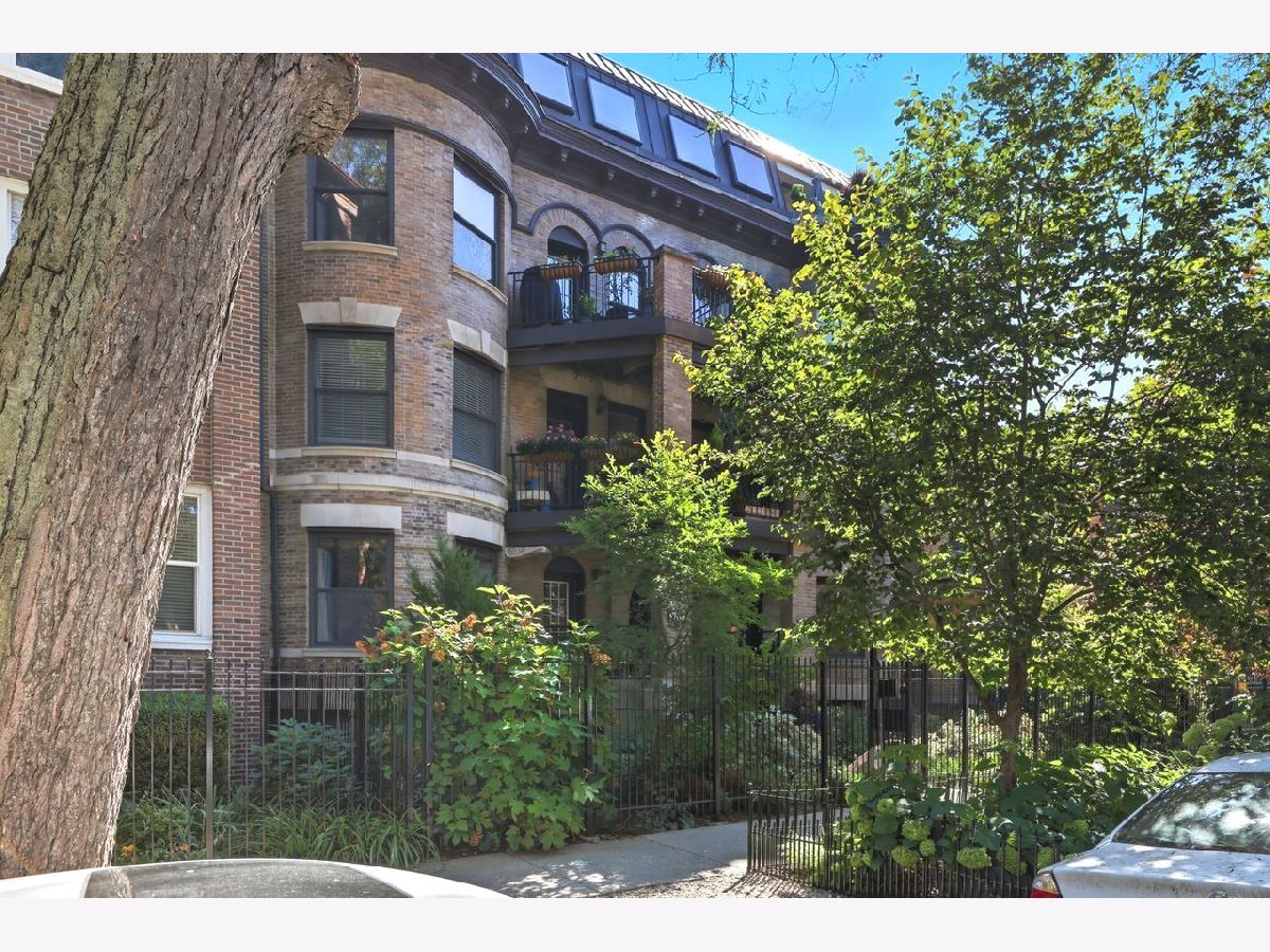  For Sale Chicago Illinois, 5219 Winthrop Avenue