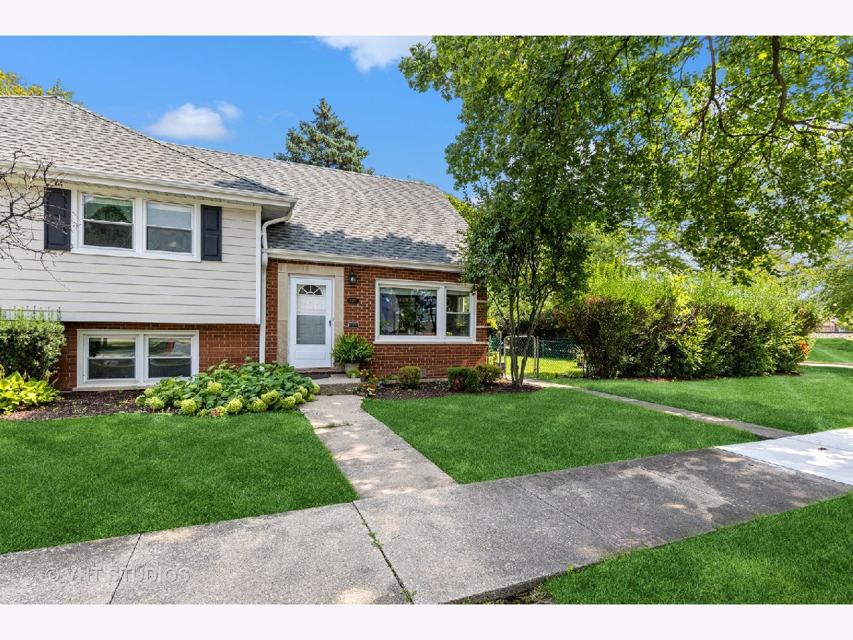 Rented Western Springs Illinois, 4247 Harvey