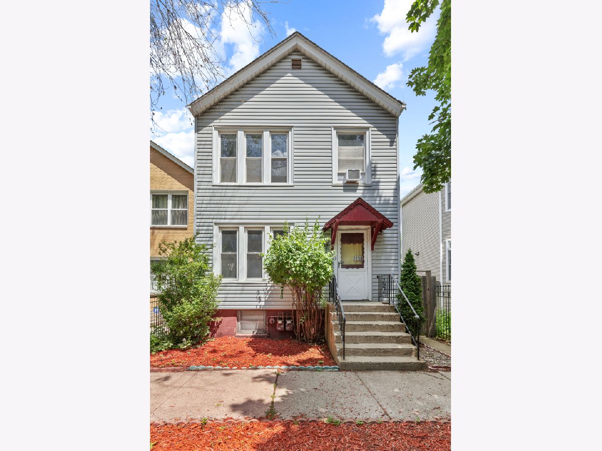  Rented Chicago Illinois, 2138 Wellington