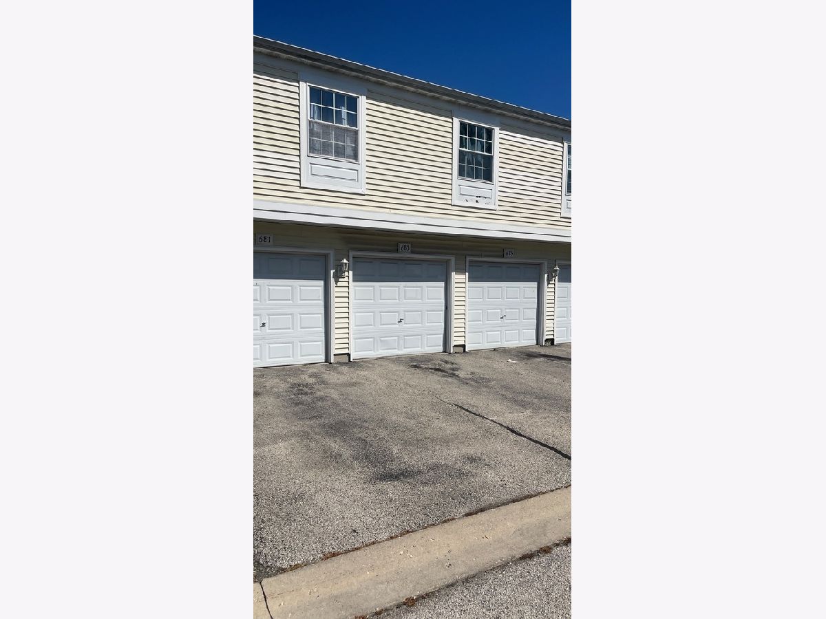  For Rent Wheeling Illinois, 683 Cleo