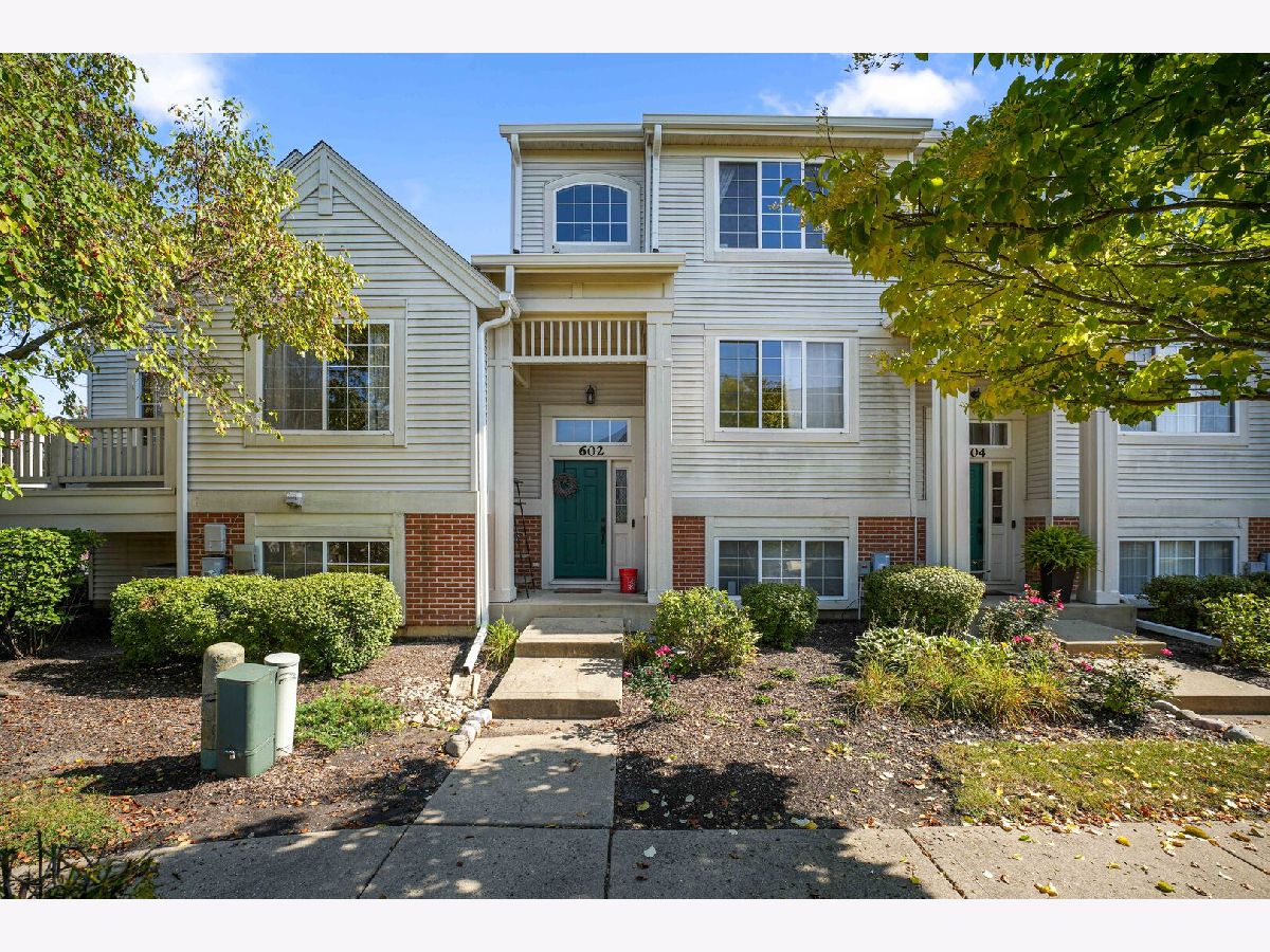  For Sale Round Lake Illinois, 602 Rosehall Lane