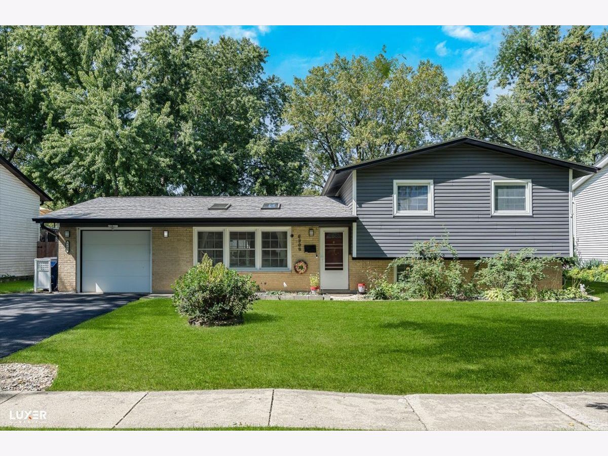 Homes & Townhomes For Sale Hanover Highlands Hanover Park Illinois, 6908 Orchard Lane