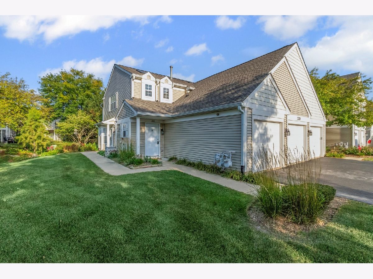 Townhomes & Condos For Sale Windridge Naperville Illinois, 2220 Waterleaf Court