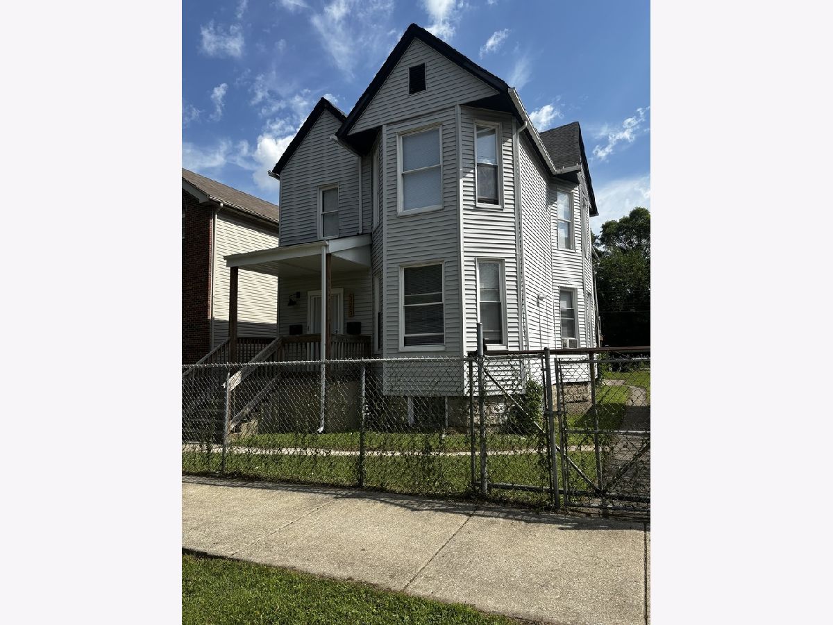 Rented Chicago Illinois, 9357 Burnside
