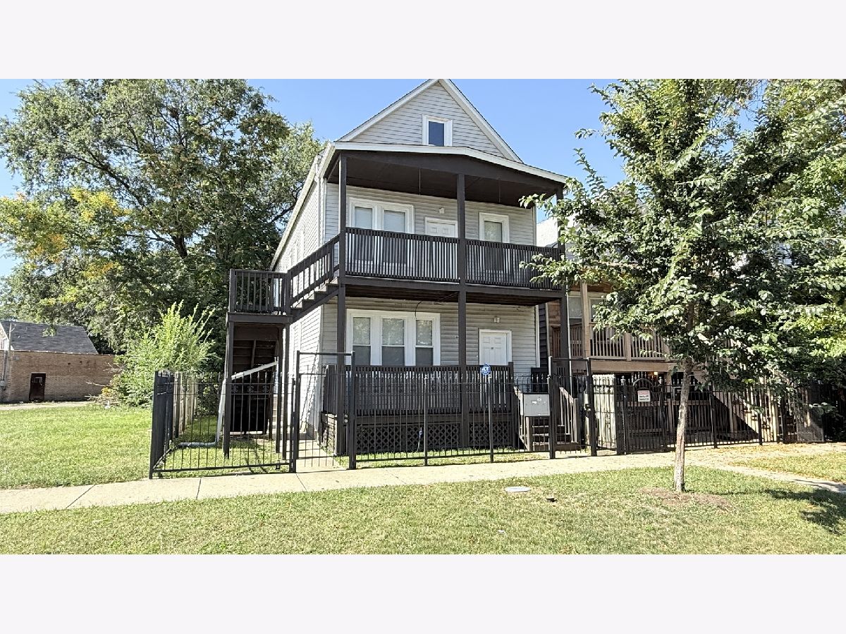 Rented Chicago Illinois, 8438 Baltimore