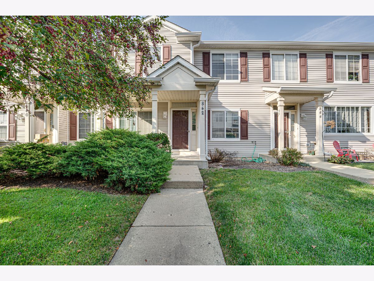 Townhomes & Condos For Rent Reflections Aurora Illinois, 842 County Line