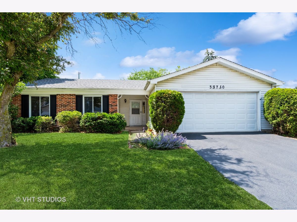 Homes & Townhomes & Condos For Sale Steeple Run Naperville Illinois, 5S730 Malibu Lane