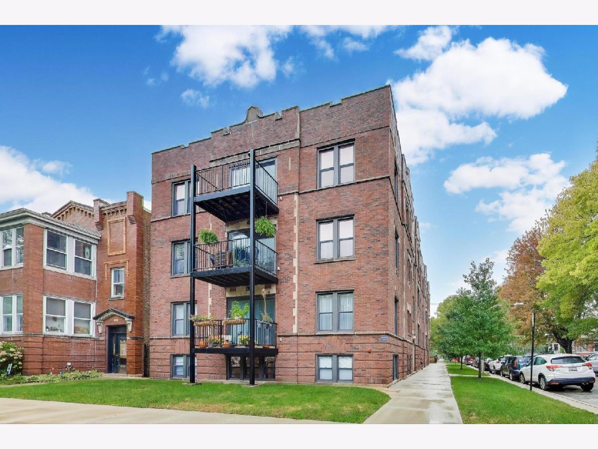  For Sale Chicago Illinois, 2201 Winona Street