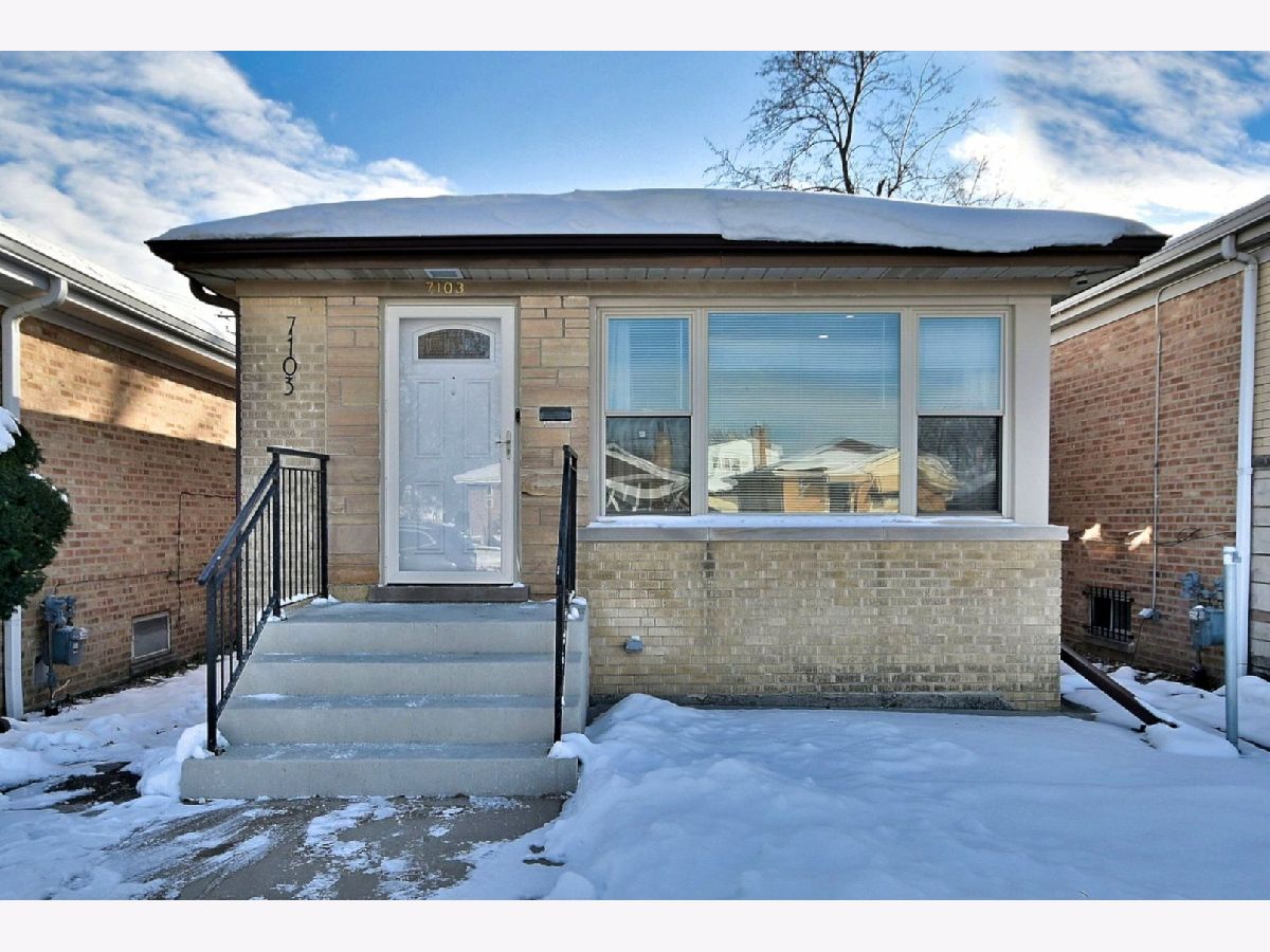  Rented Chicago Illinois, 7103 Devon