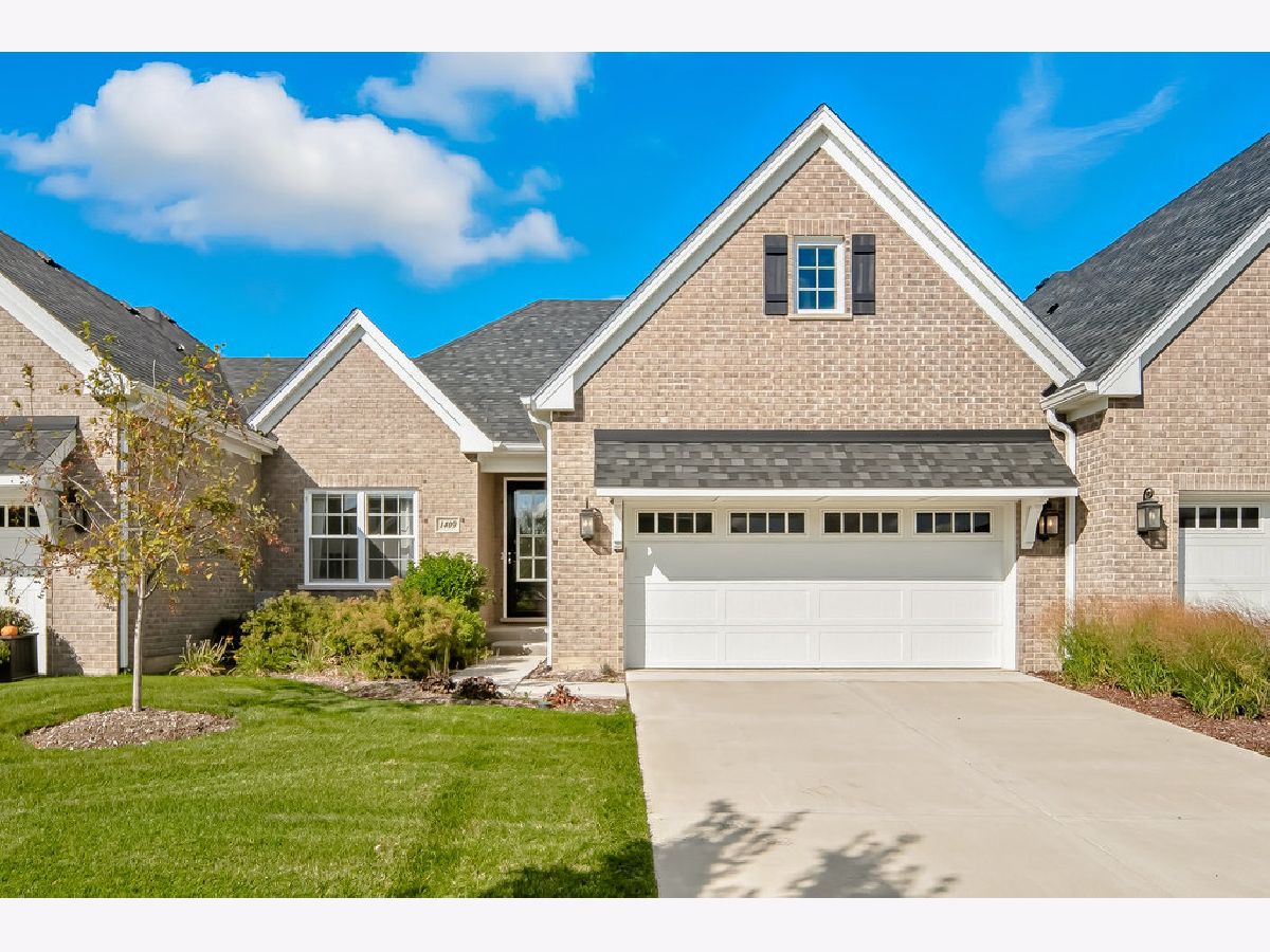 Condos & Townhomes For Sale Notting Hill Lemont Illinois, 1409 Notting Hill Drive