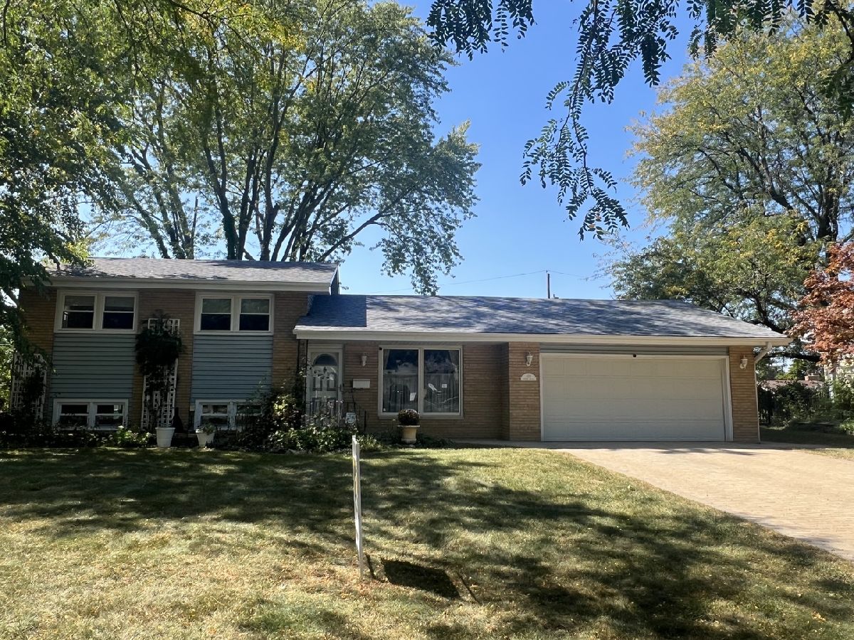 Homes & Condos & Townhomes For Sale Glenwood Manor Joliet Illinois, 609 Bethel Drive