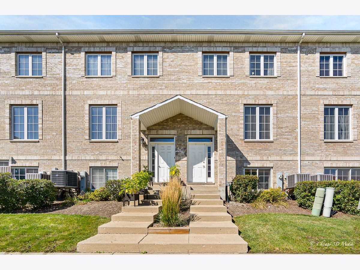  For Sale Des Plaines Illinois, 183 East River Road