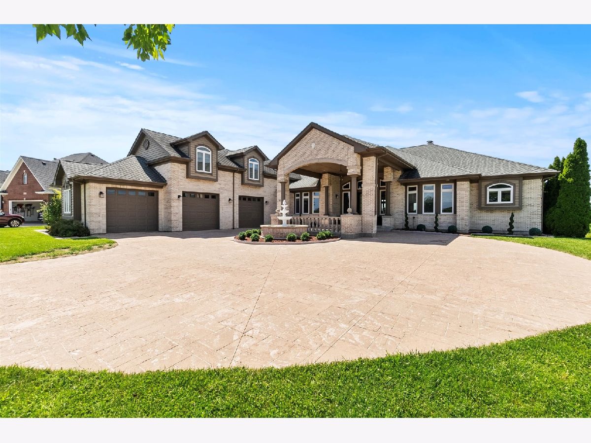  For Sale Minooka Illinois, 215 Slalom Court