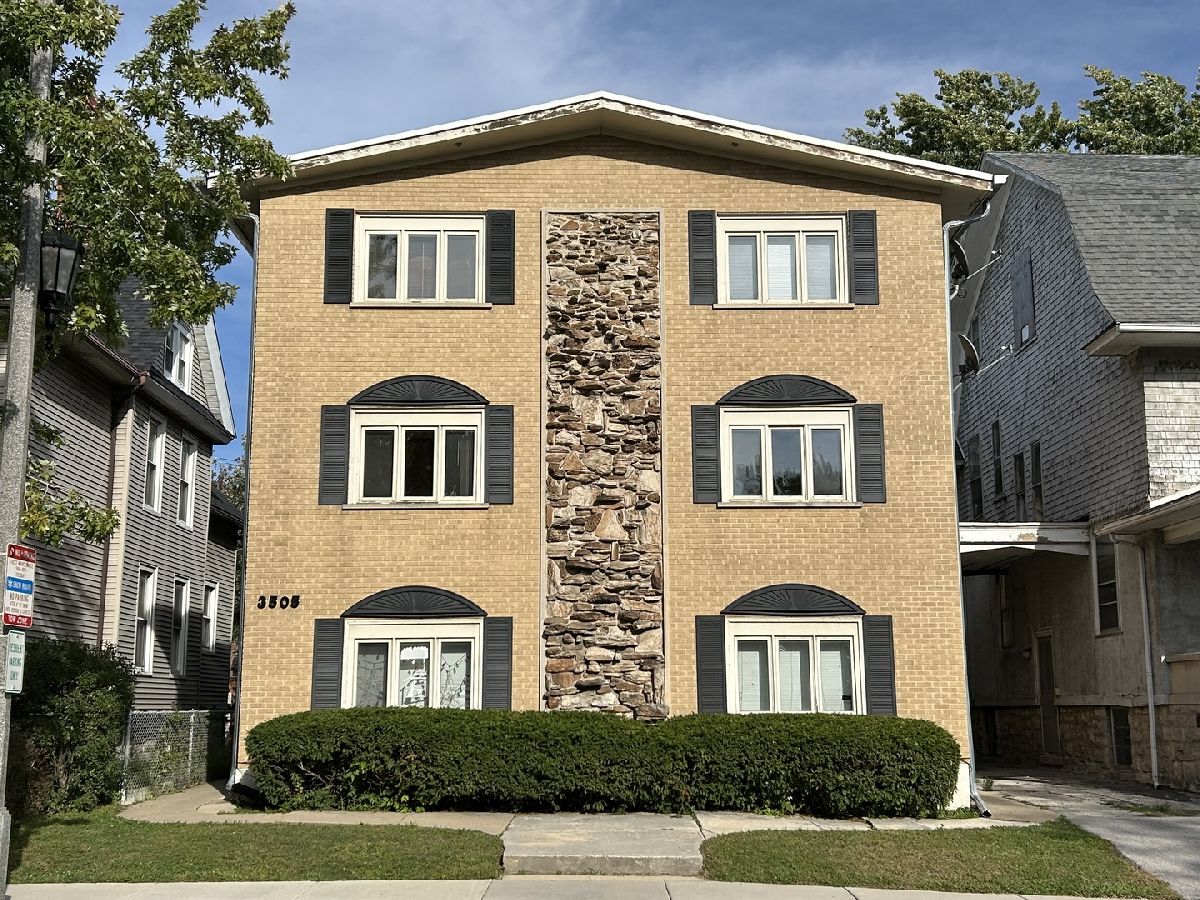 Rented Berwyn Illinois, 3505 Oak Park