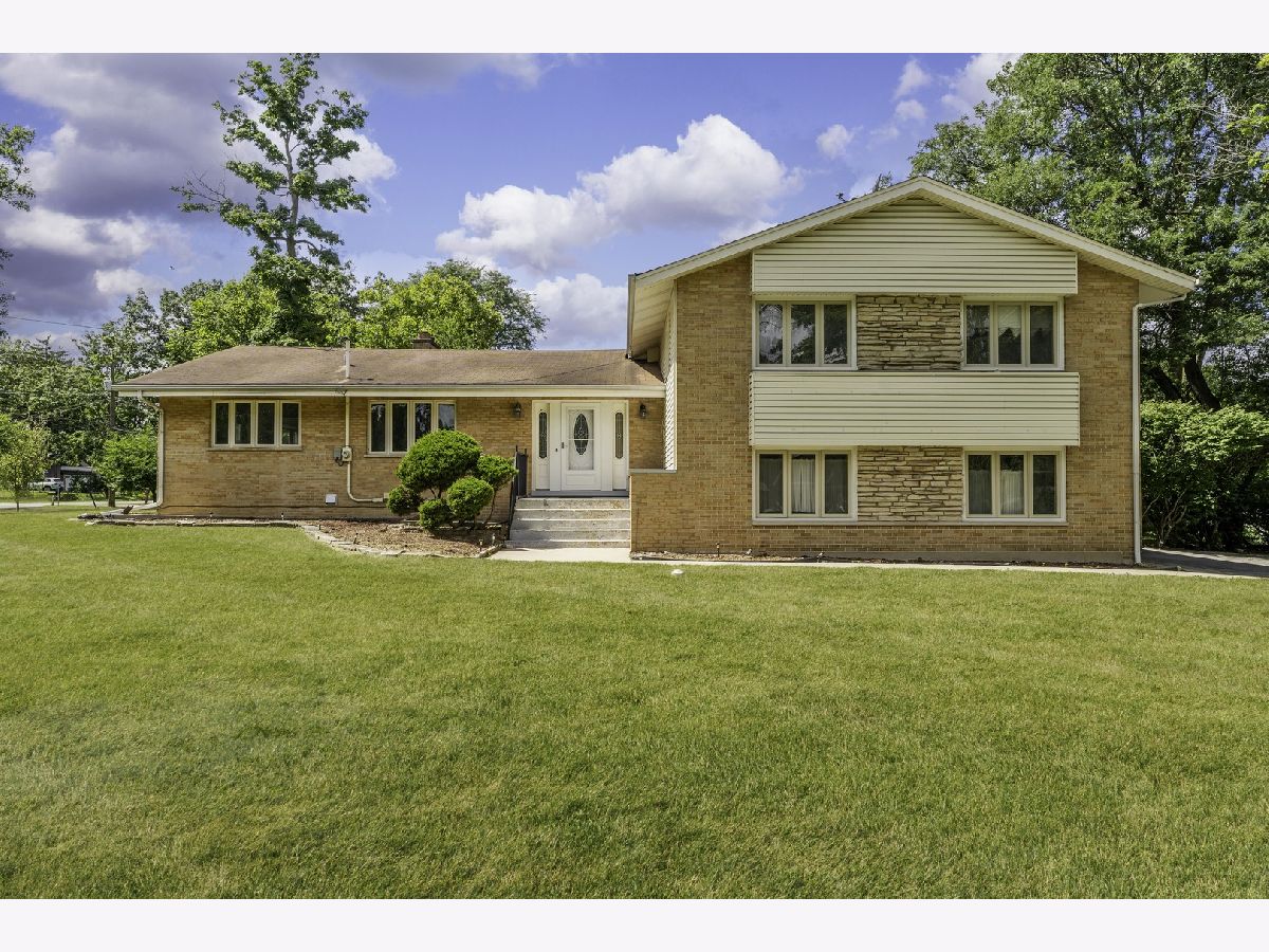 Homes For Sale White Pines Bensenville Illinois, 4N300 Briar Lane