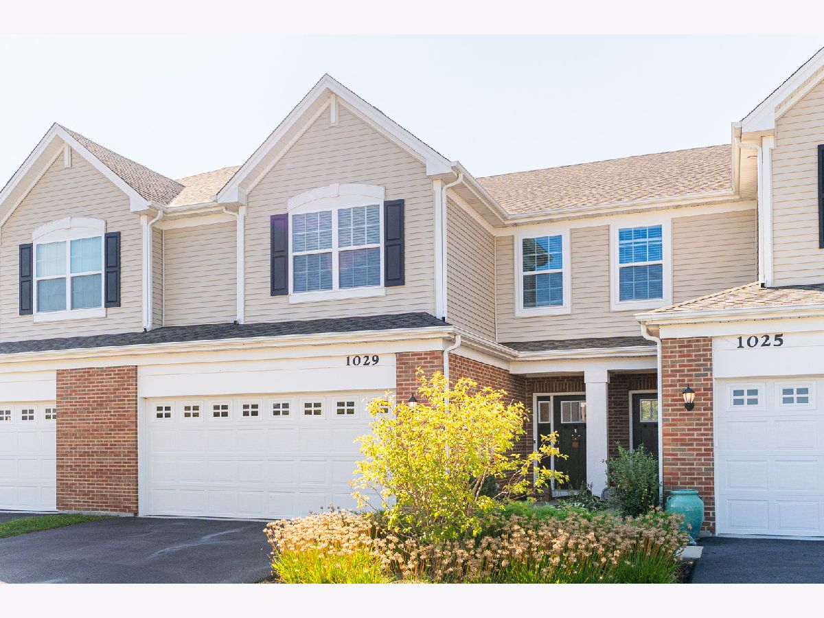 Homes & Townhomes & Condos For Sale Legend Lakes Mchenry Illinois, 1029 Draper Road