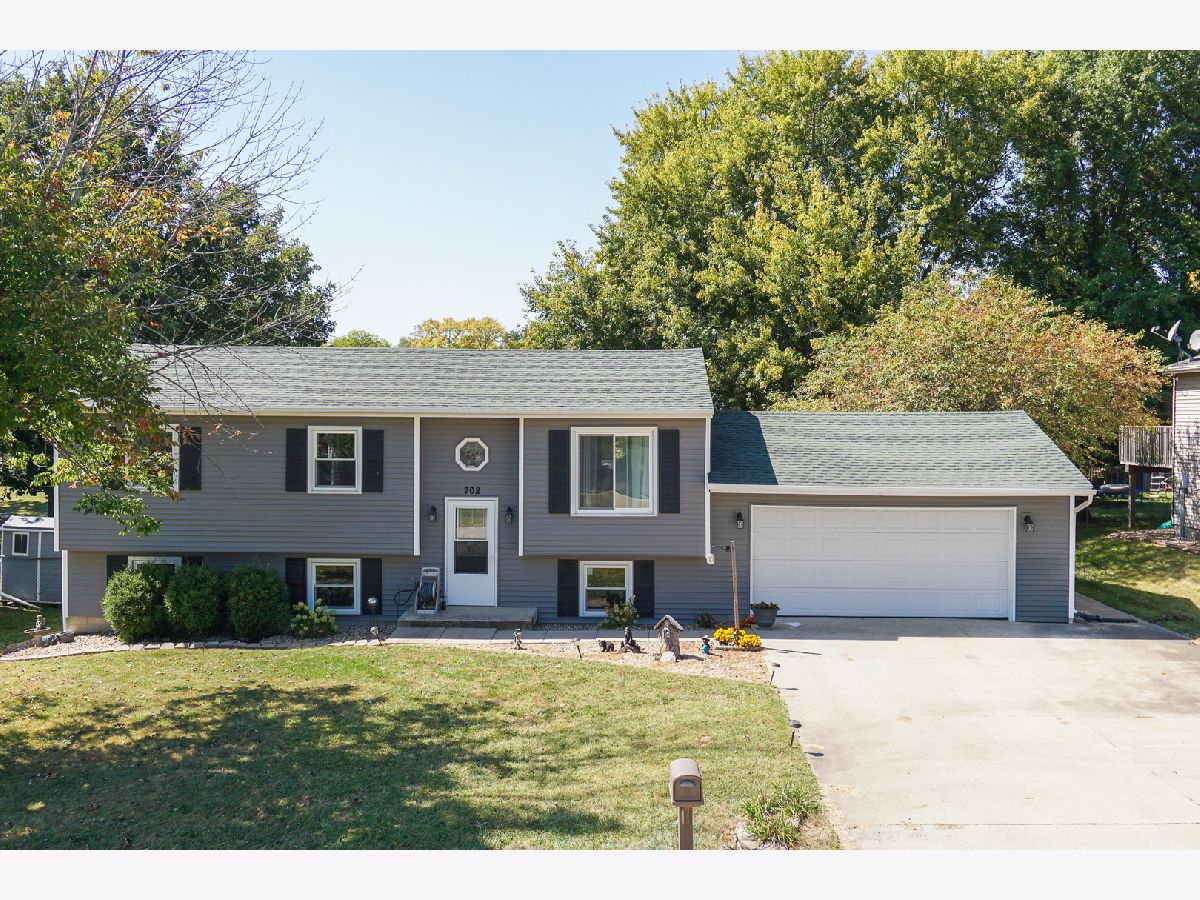  For Sale Heyworth Illinois, 702 Arrowhead Lane