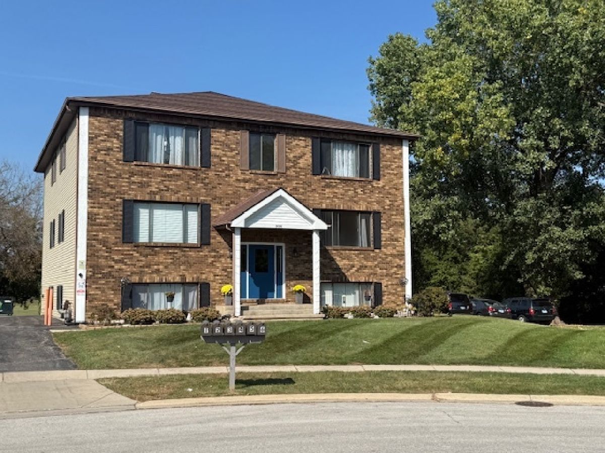  For Rent South Elgin Illinois, 990 Manchester