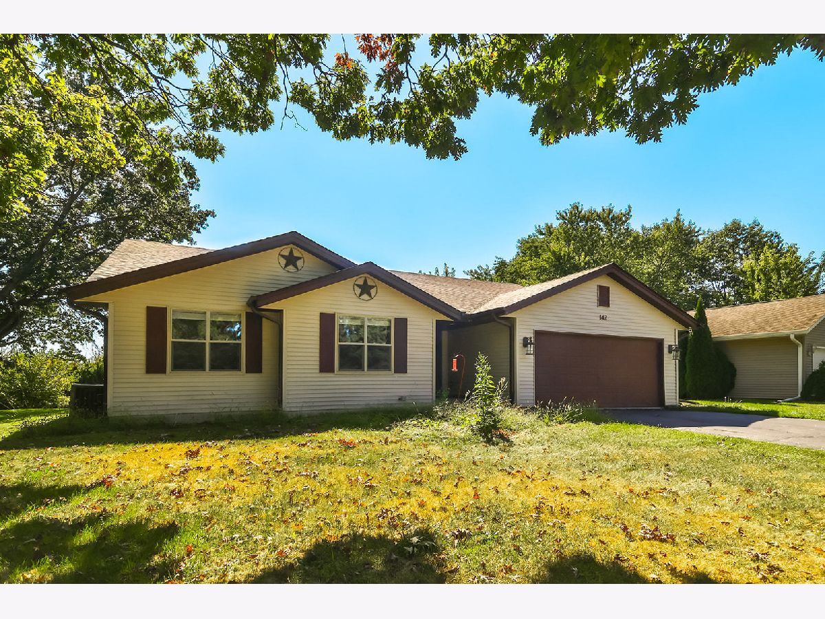 For Sale Poplar Grove Illinois, 142 Pembroke Road