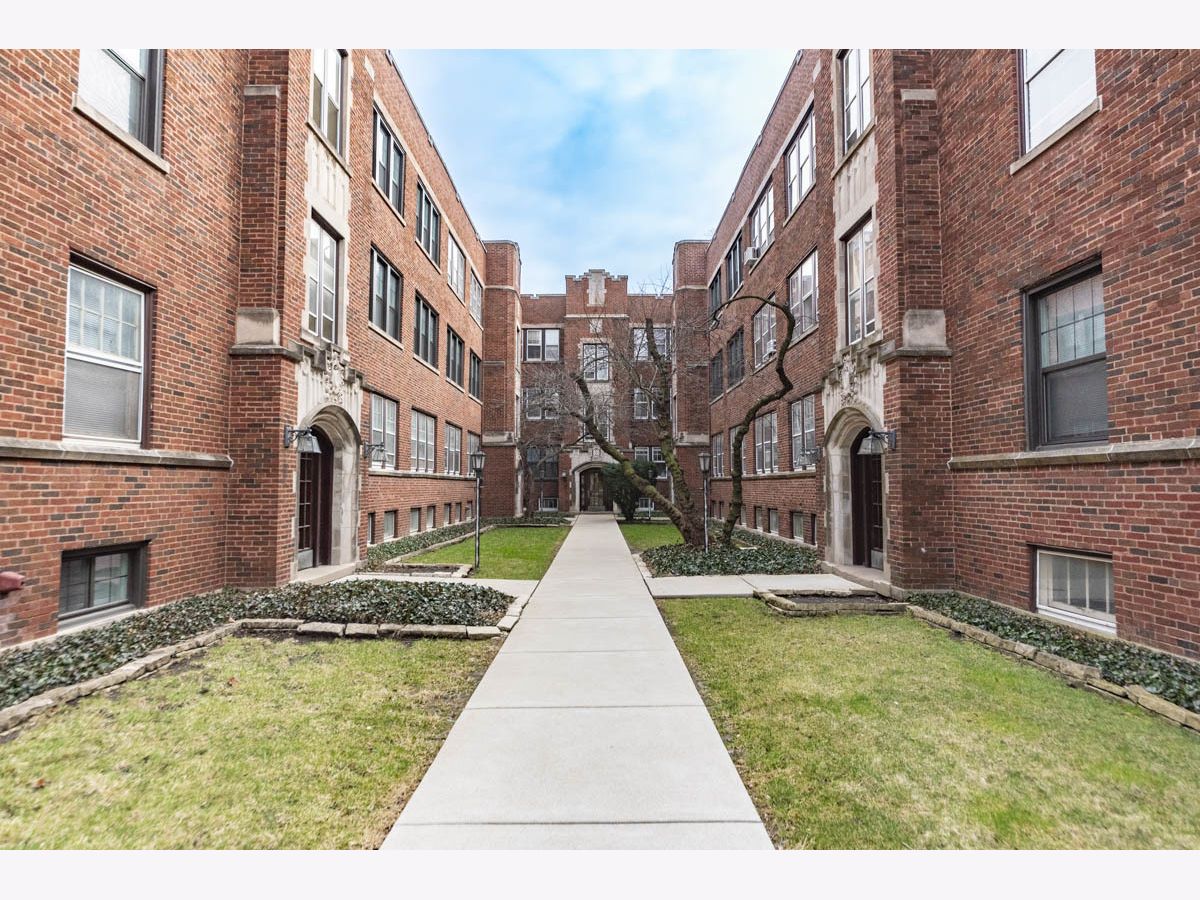  Rented Evanston Illinois, 735 Hinman