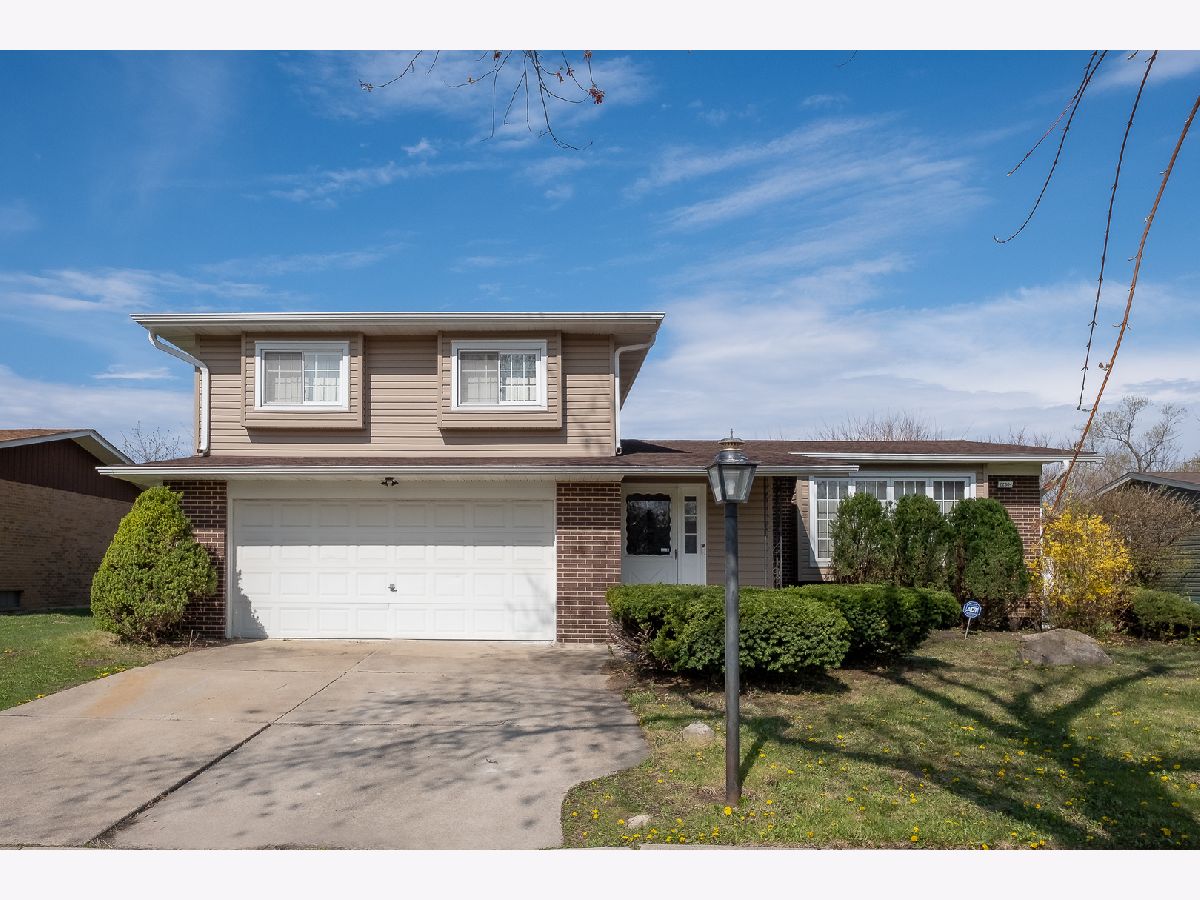 Homes For Sale Lakewood Manor Richton Park Illinois, 22604 Lakeshore Drive