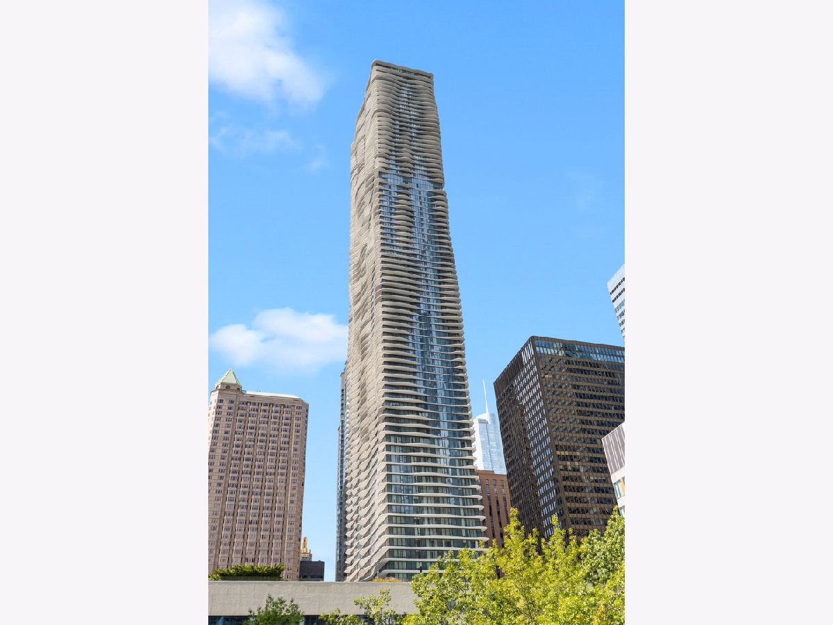  For Sale Chicago Illinois, 225 Columbus Drive