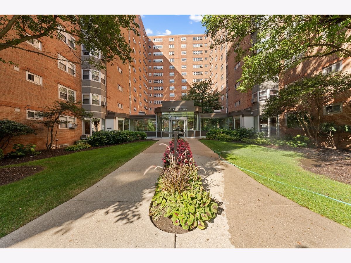 Condominiums For Sale Shoreline Park Chicago Illinois, 4960 Marine Drive