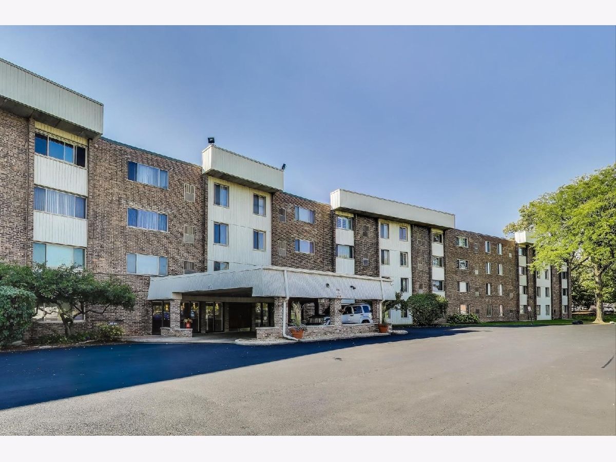 Condominiums For Sale York Meadows Elmhurst Illinois, 841 York Street