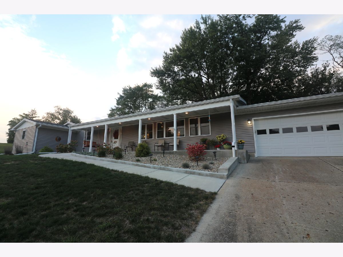  For Sale Clinton Illinois, 3371 Hilltop Court