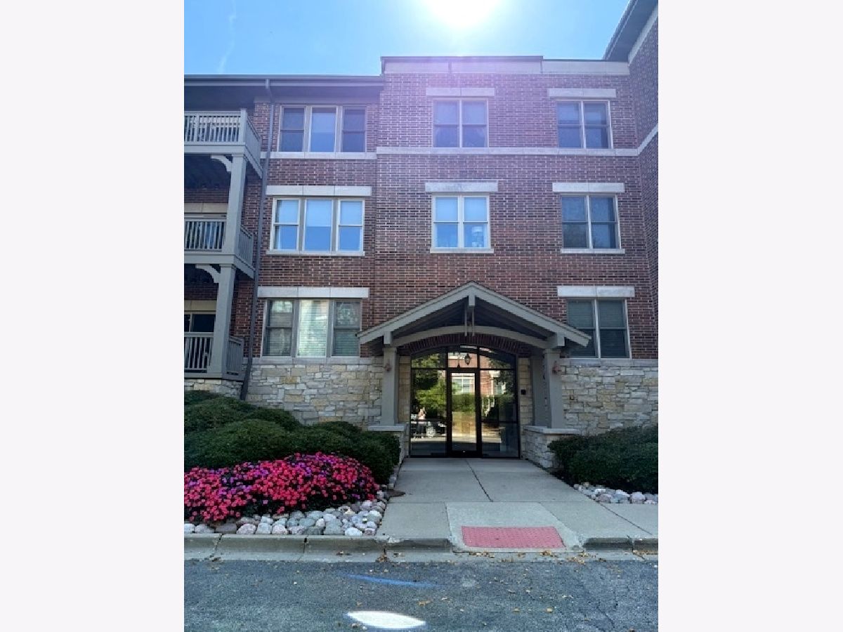  For Rent Bartlett Illinois, 275 Railroad