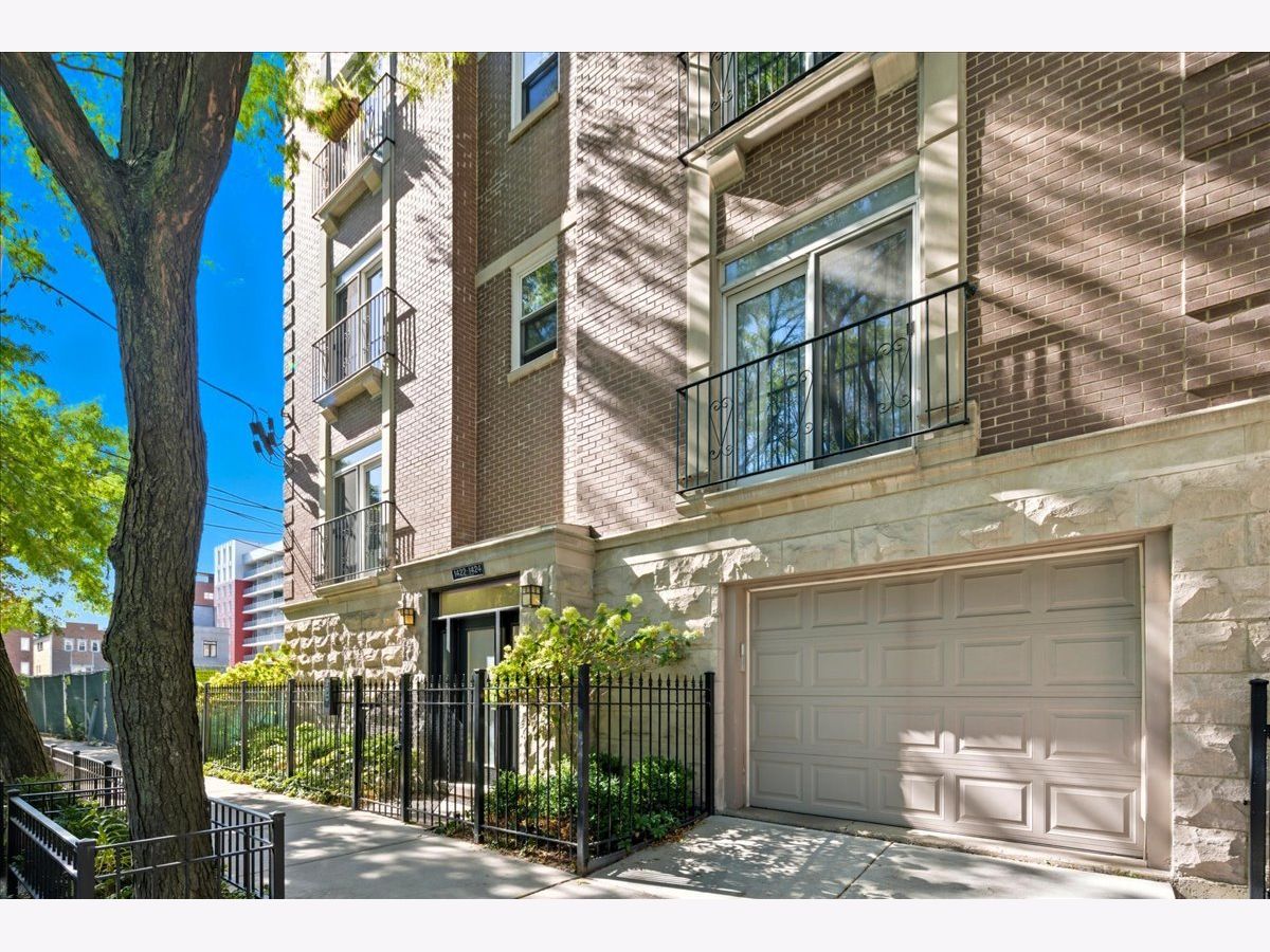  For Sale Chicago Illinois, 1422 Orleans Street