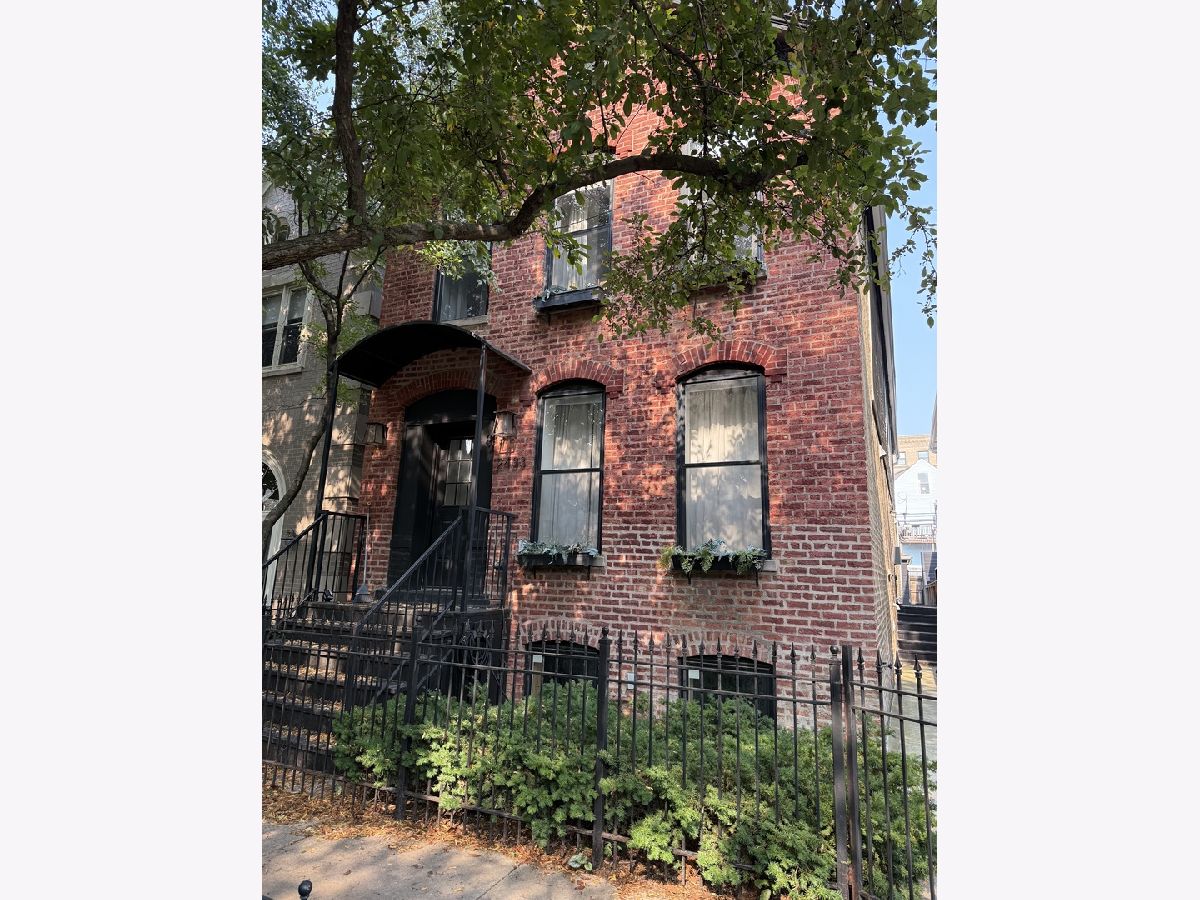  Rented Chicago Illinois, 2433 Janssen